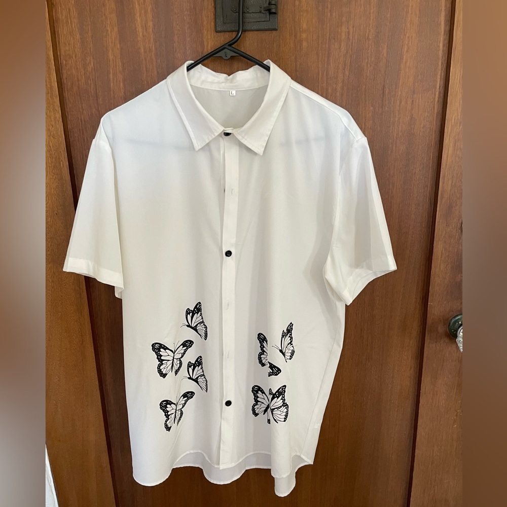 Brand new large Finndi rayon butterfly shirt. Casual
